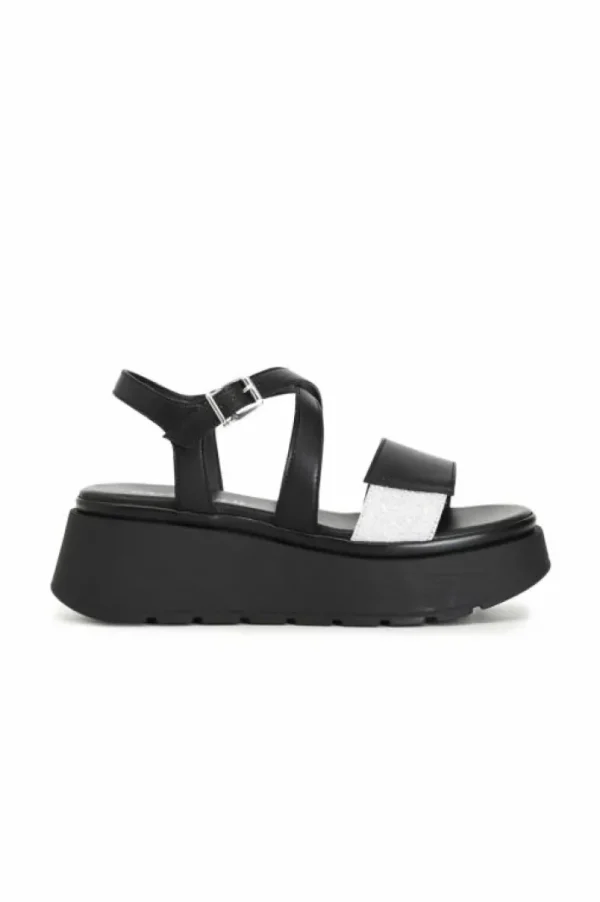 CafèNoir sandali incrocio in pelle su zeppa